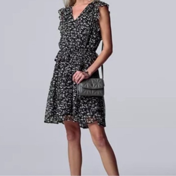 Simply Vera Vera Wang Black and White Ruffled Midi Dress - Picture 4 of 4